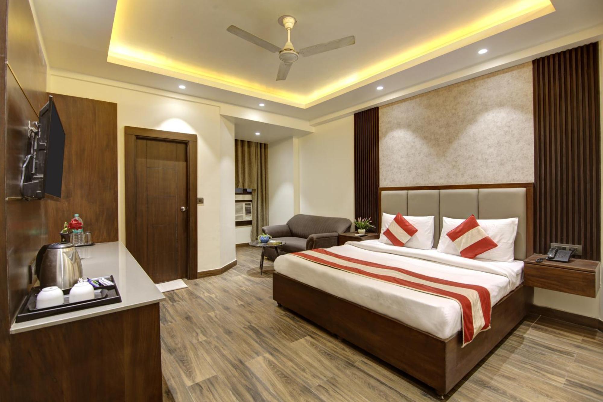 Hotel Kashish Plaza - 5 Mins From Metro Station เดลี ภายนอก รูปภาพ