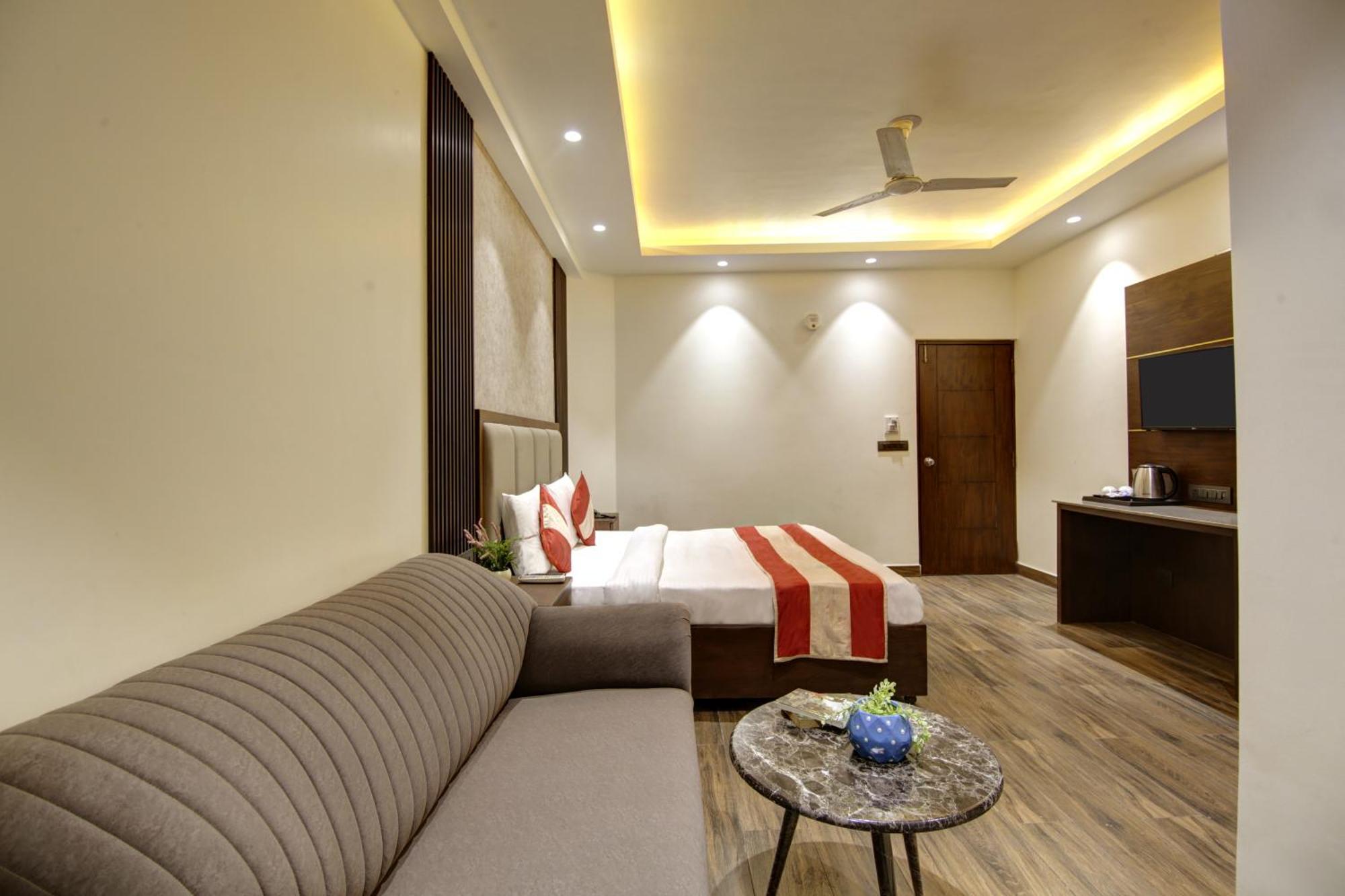Hotel Kashish Plaza - 5 Mins From Metro Station เดลี ภายนอก รูปภาพ