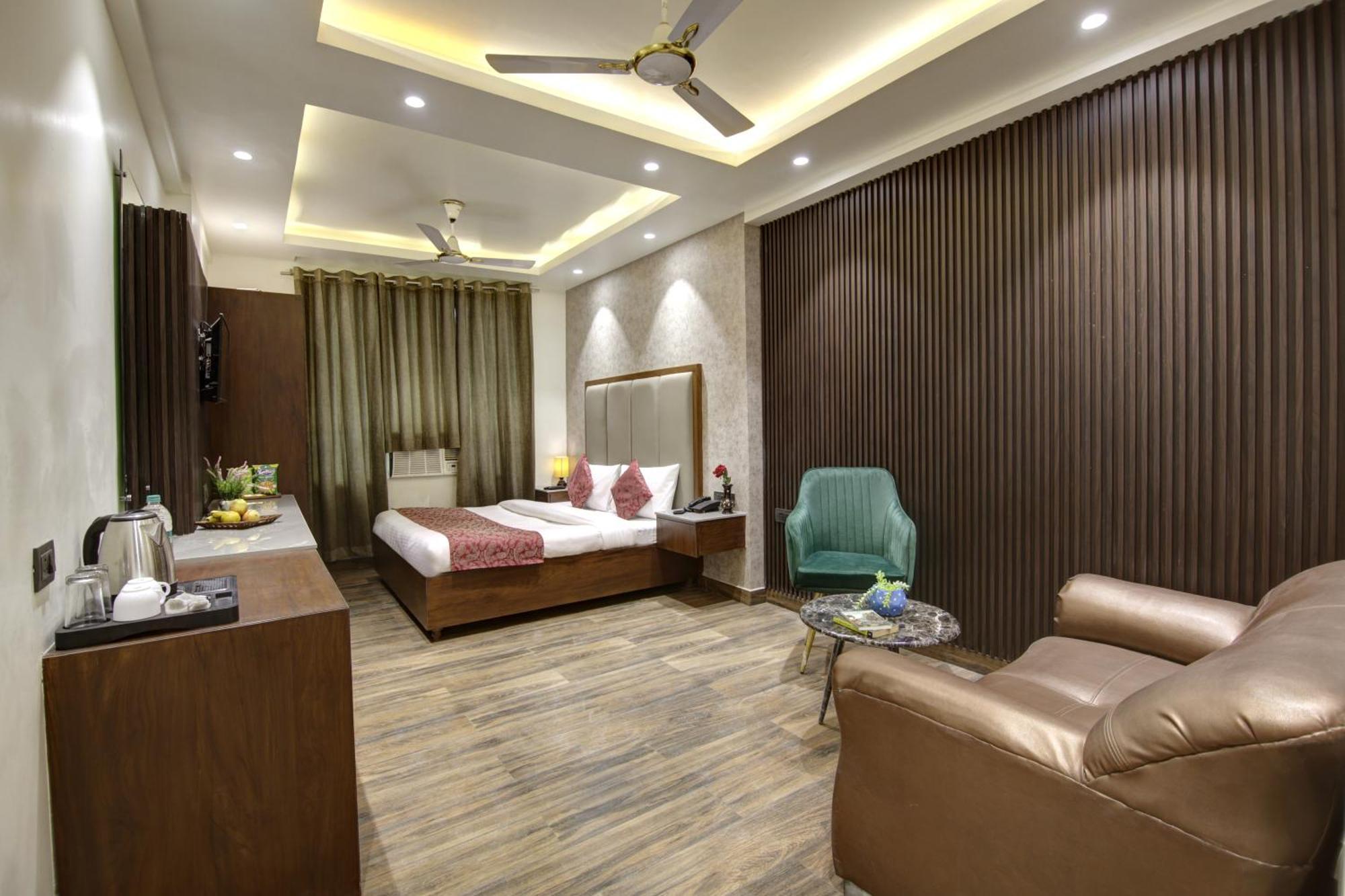 Hotel Kashish Plaza - 5 Mins From Metro Station เดลี ภายนอก รูปภาพ