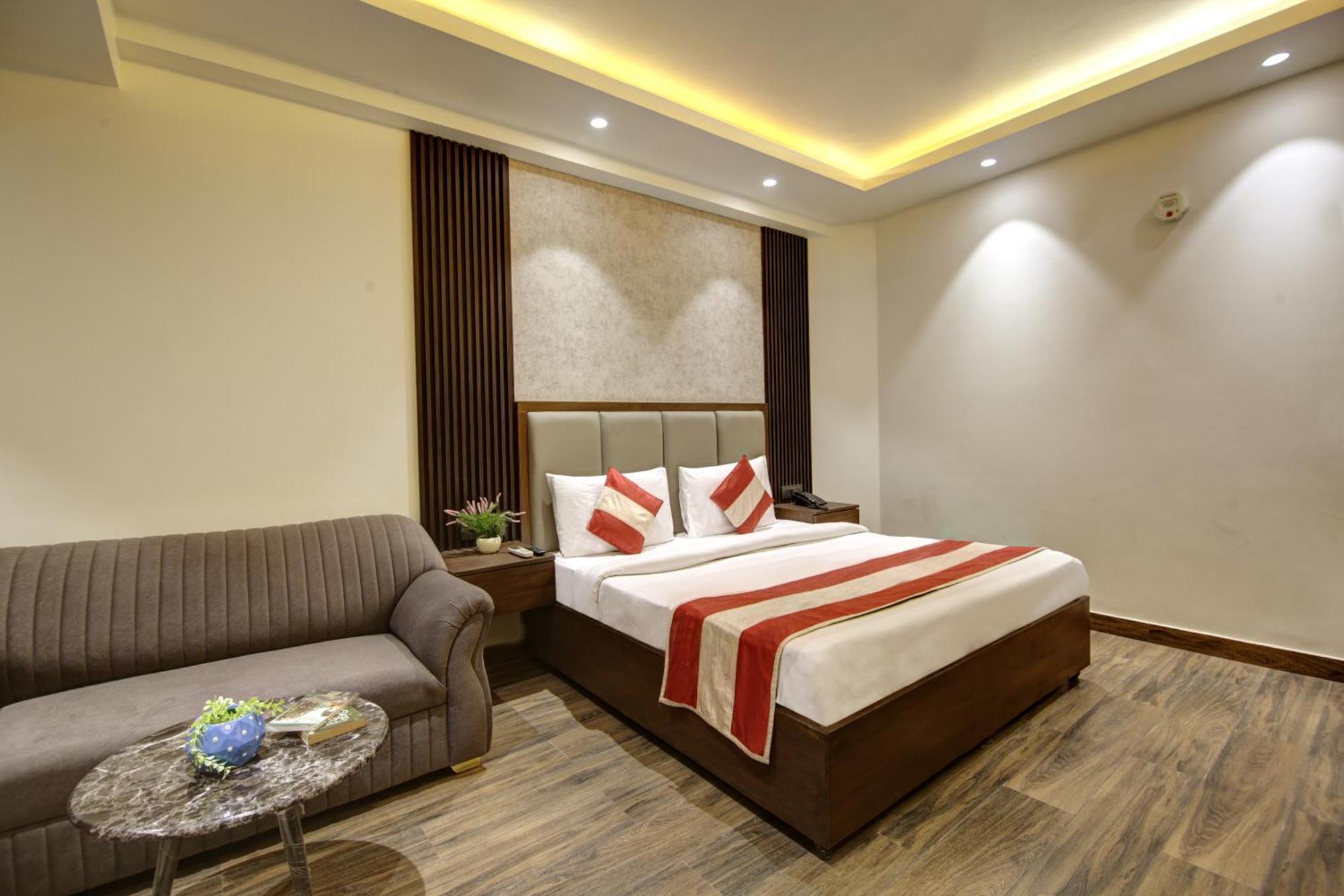 Hotel Kashish Plaza - 5 Mins From Metro Station เดลี ภายนอก รูปภาพ