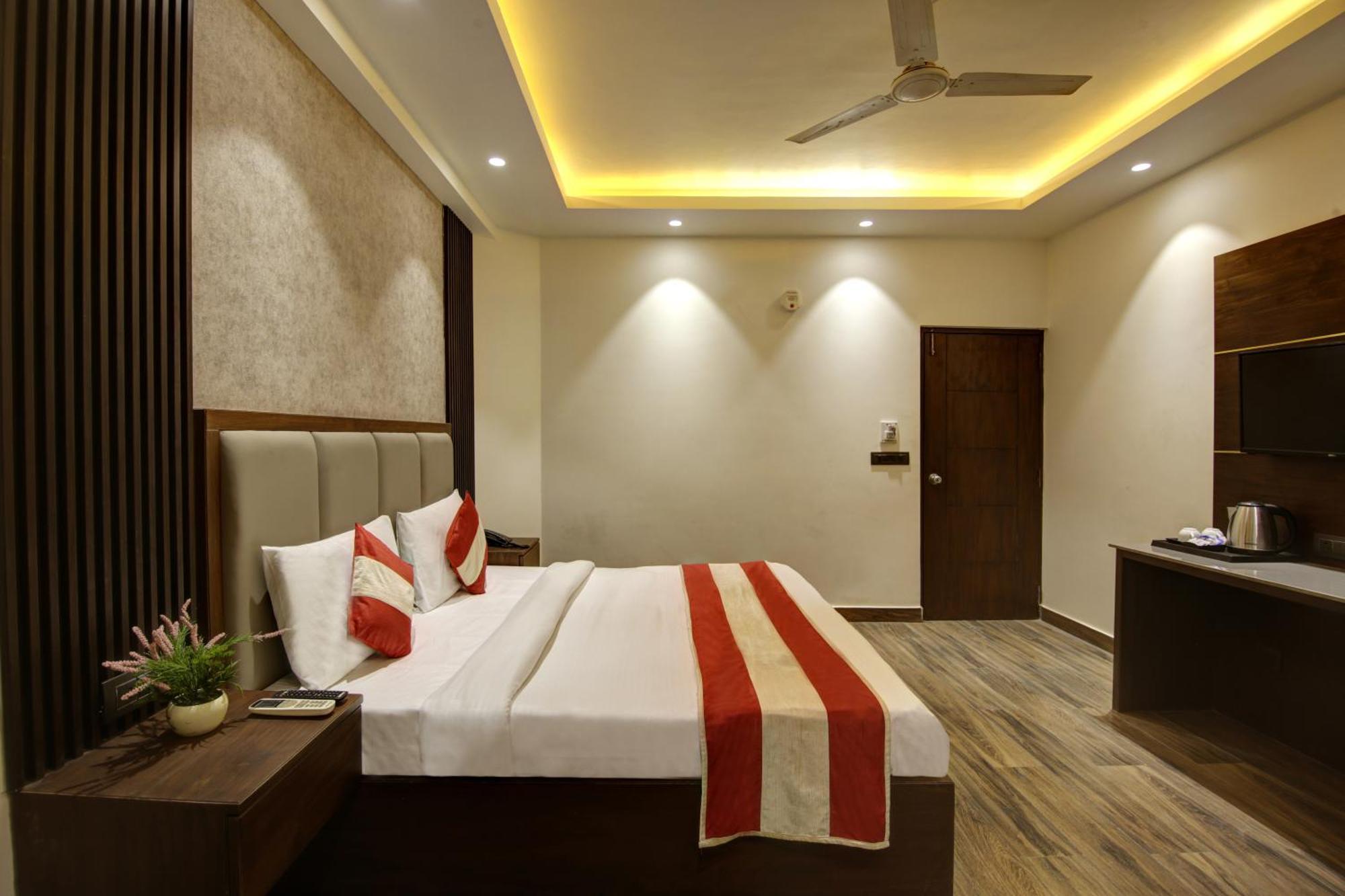 Hotel Kashish Plaza - 5 Mins From Metro Station เดลี ภายนอก รูปภาพ