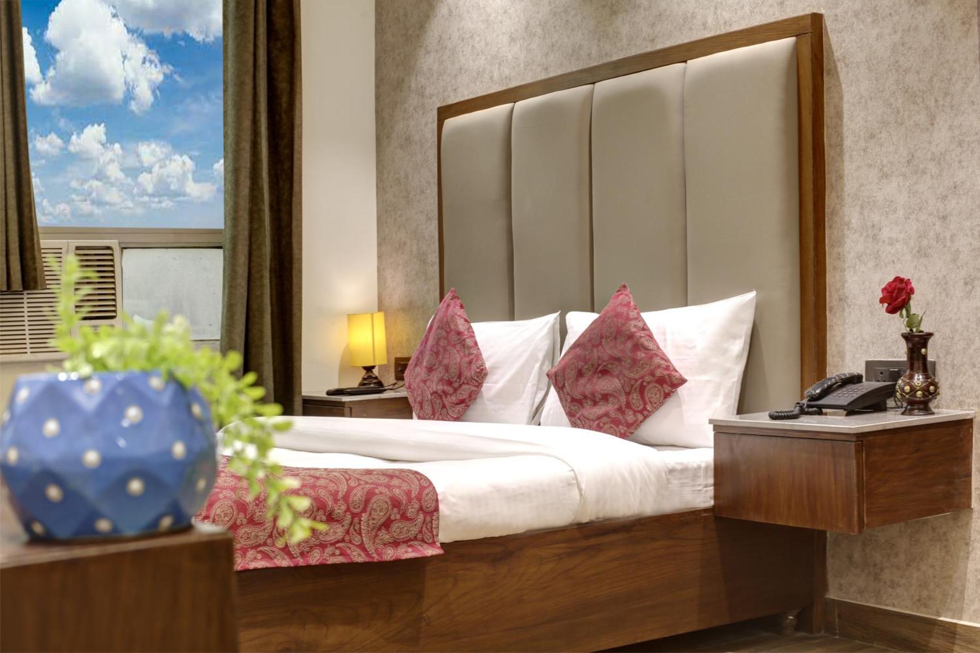 Hotel Kashish Plaza - 5 Mins From Metro Station เดลี ภายนอก รูปภาพ