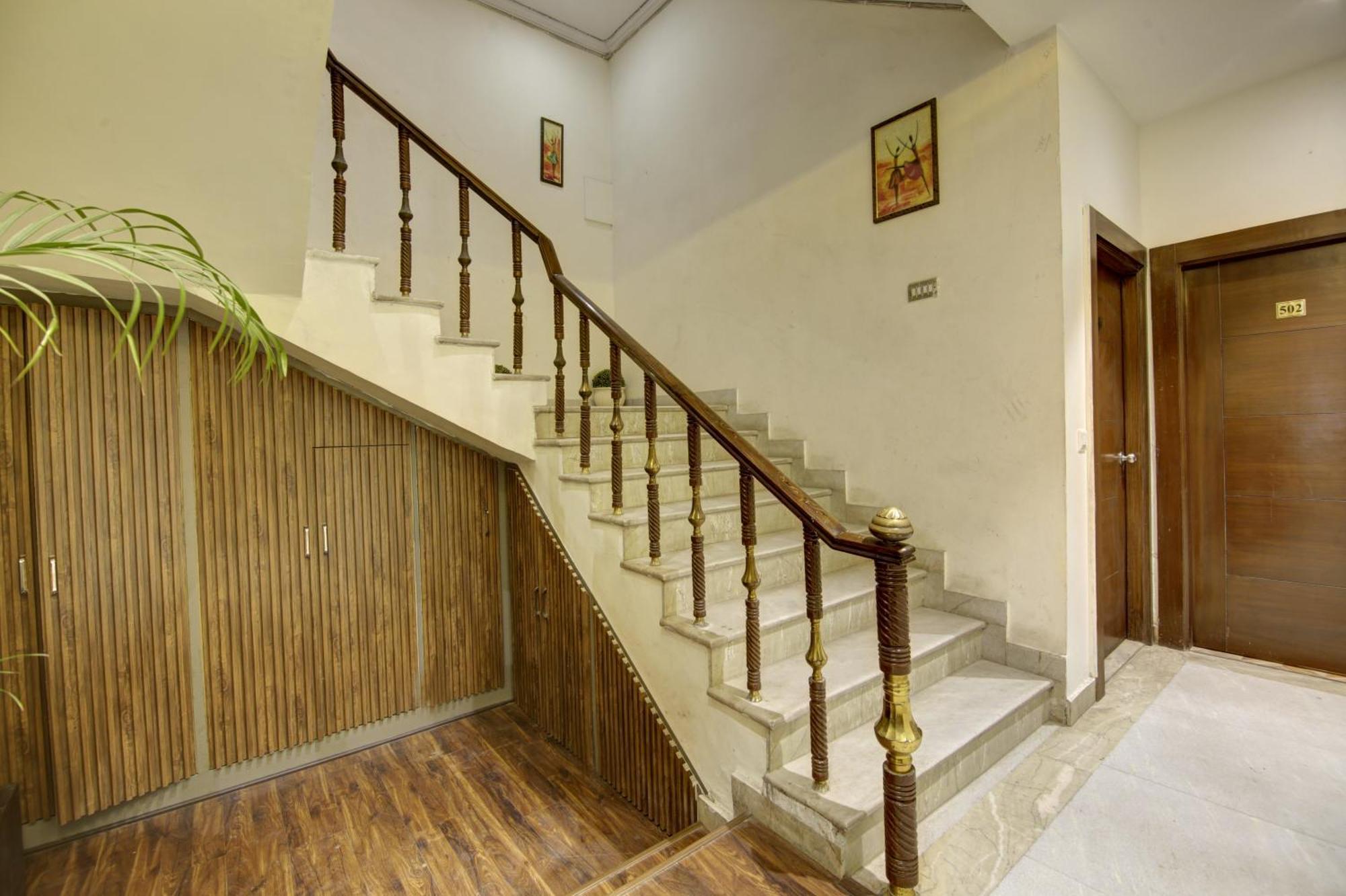 Hotel Kashish Plaza - 5 Mins From Metro Station เดลี ภายนอก รูปภาพ
