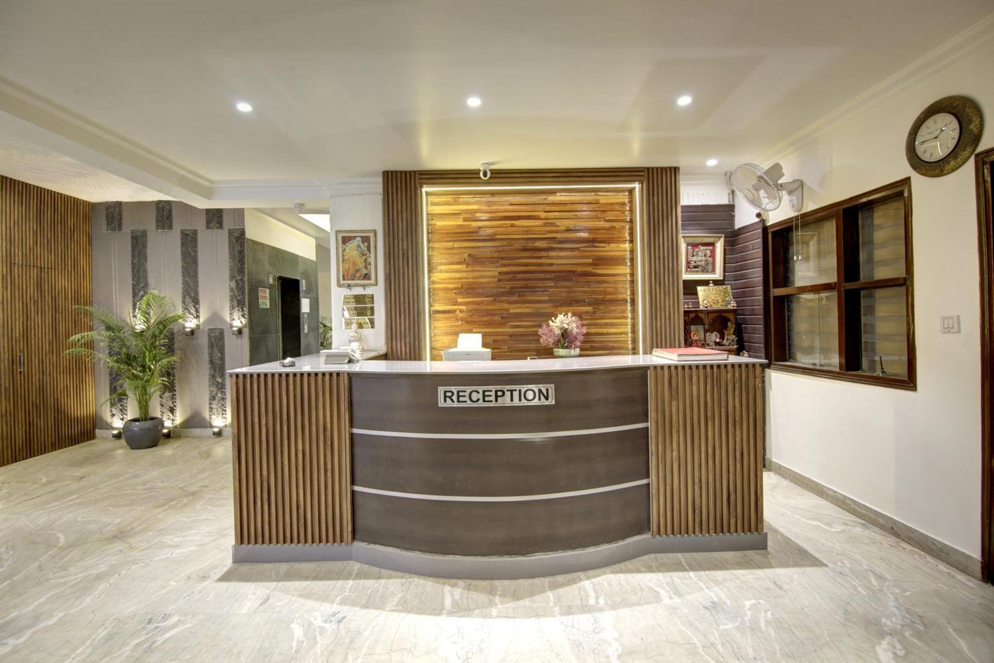 Hotel Kashish Plaza - 5 Mins From Metro Station เดลี ภายนอก รูปภาพ