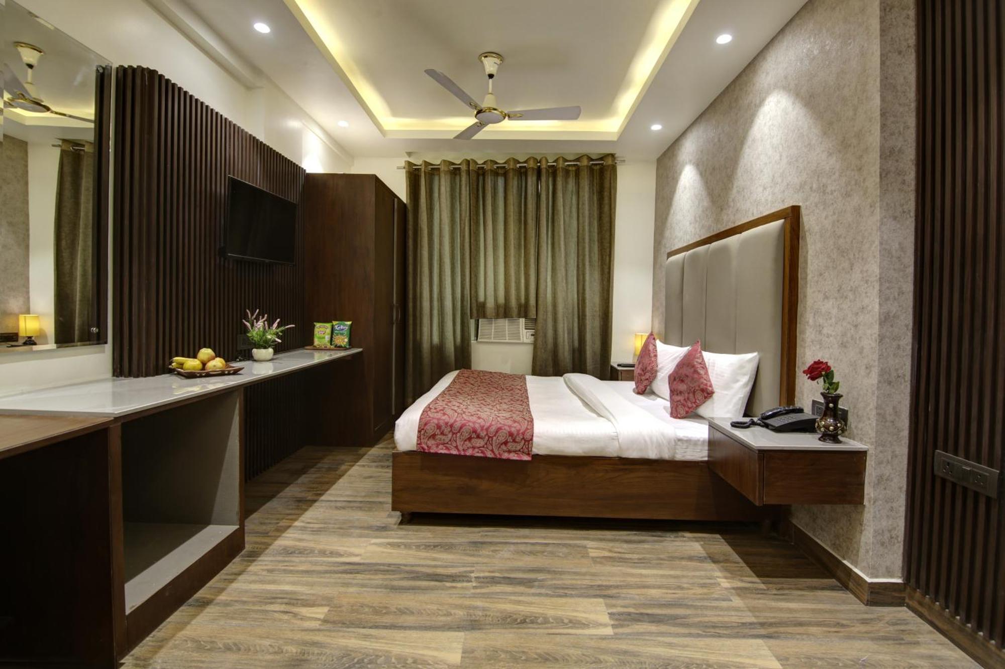 Hotel Kashish Plaza - 5 Mins From Metro Station เดลี ภายนอก รูปภาพ