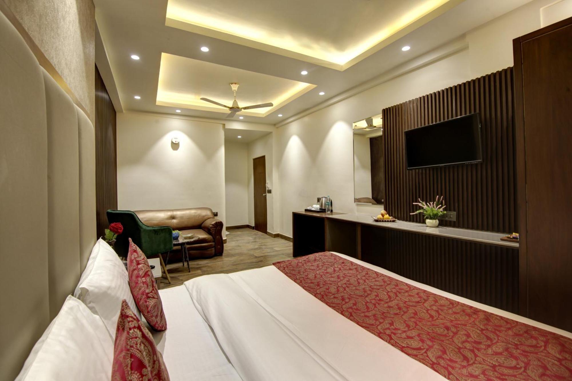 Hotel Kashish Plaza - 5 Mins From Metro Station เดลี ภายนอก รูปภาพ