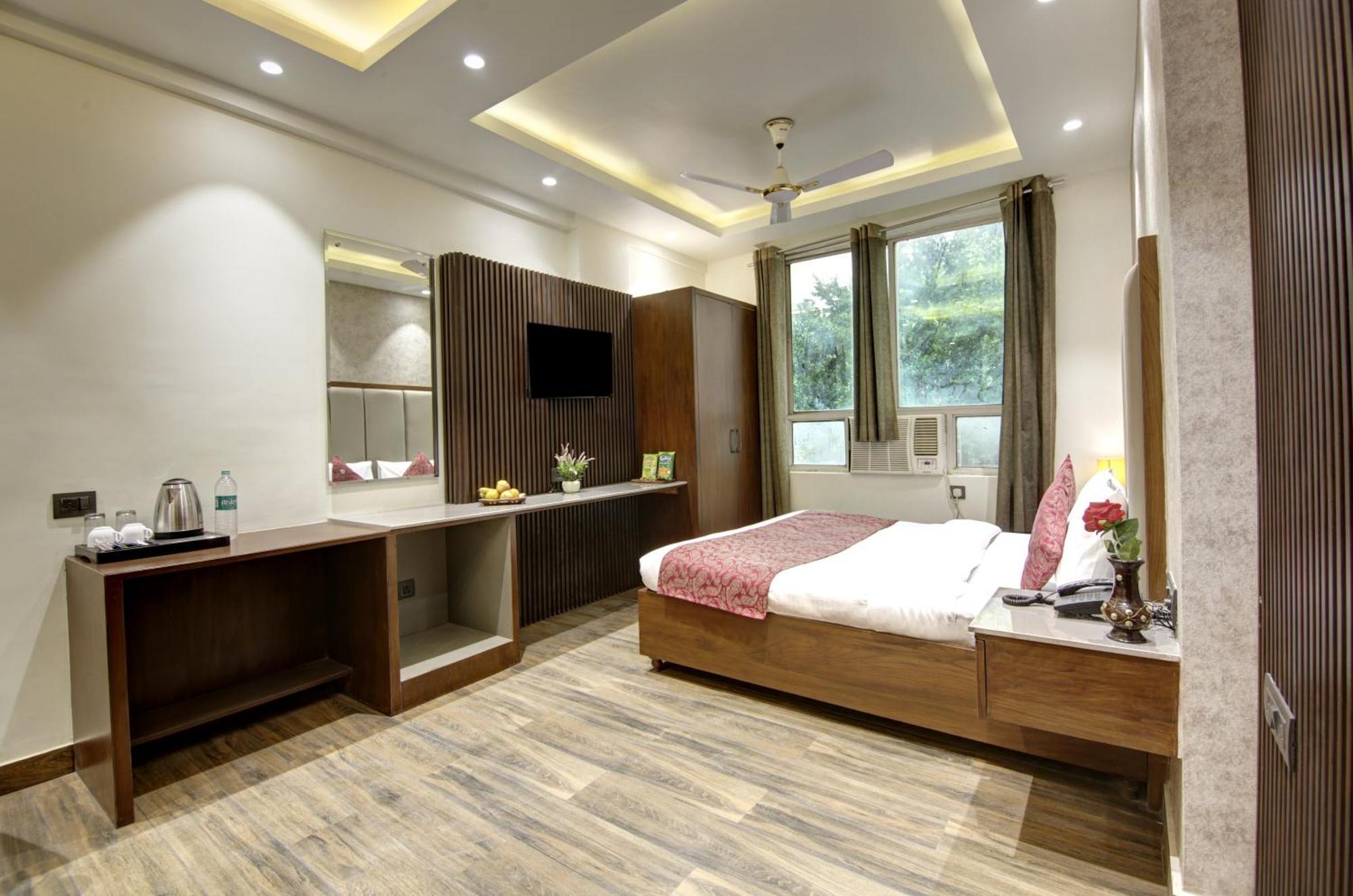 Hotel Kashish Plaza - 5 Mins From Metro Station เดลี ภายนอก รูปภาพ