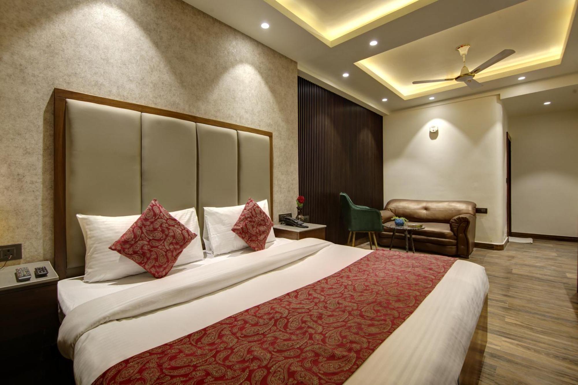 Hotel Kashish Plaza - 5 Mins From Metro Station เดลี ภายนอก รูปภาพ