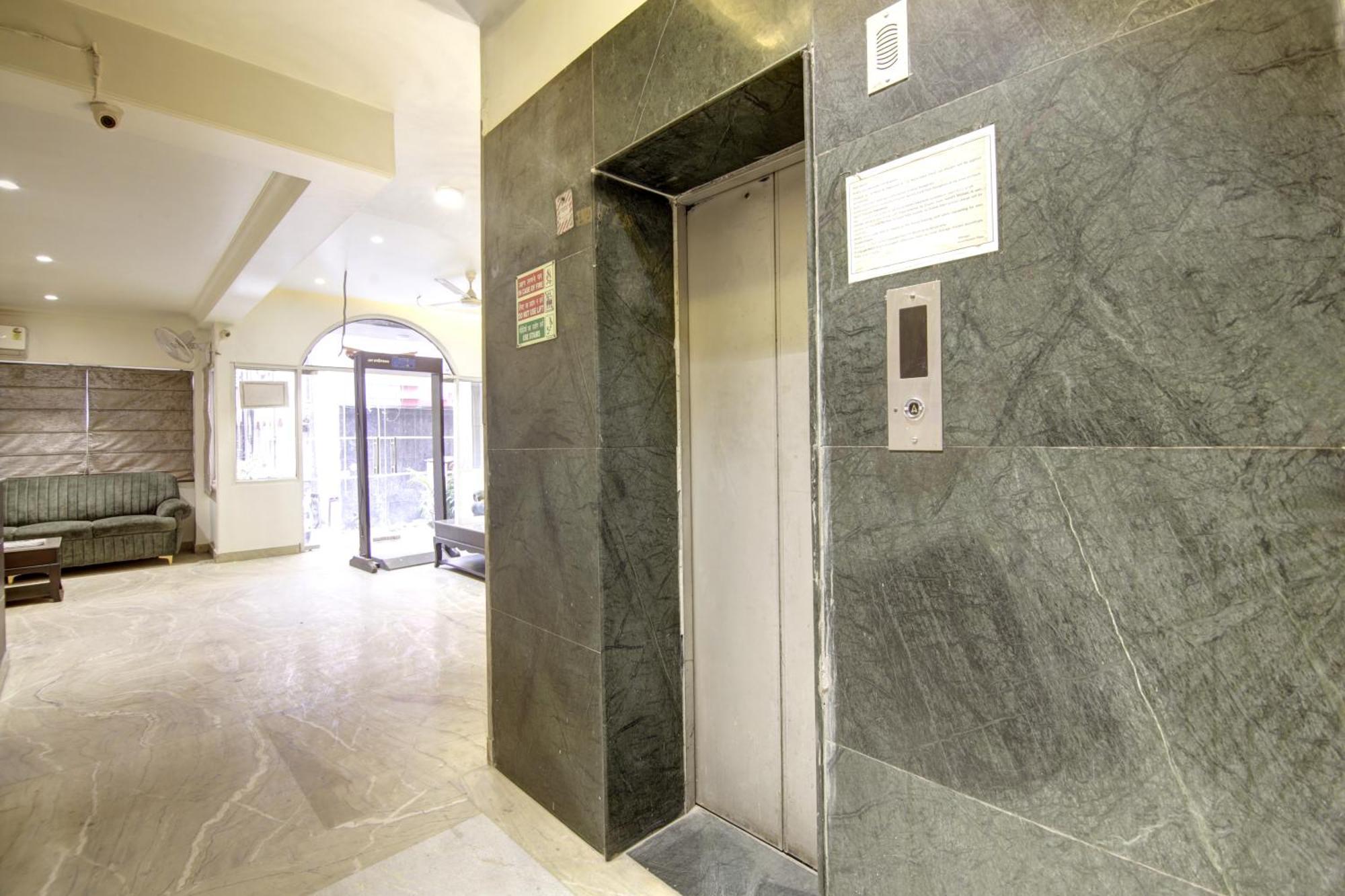 Hotel Kashish Plaza - 5 Mins From Metro Station เดลี ภายนอก รูปภาพ