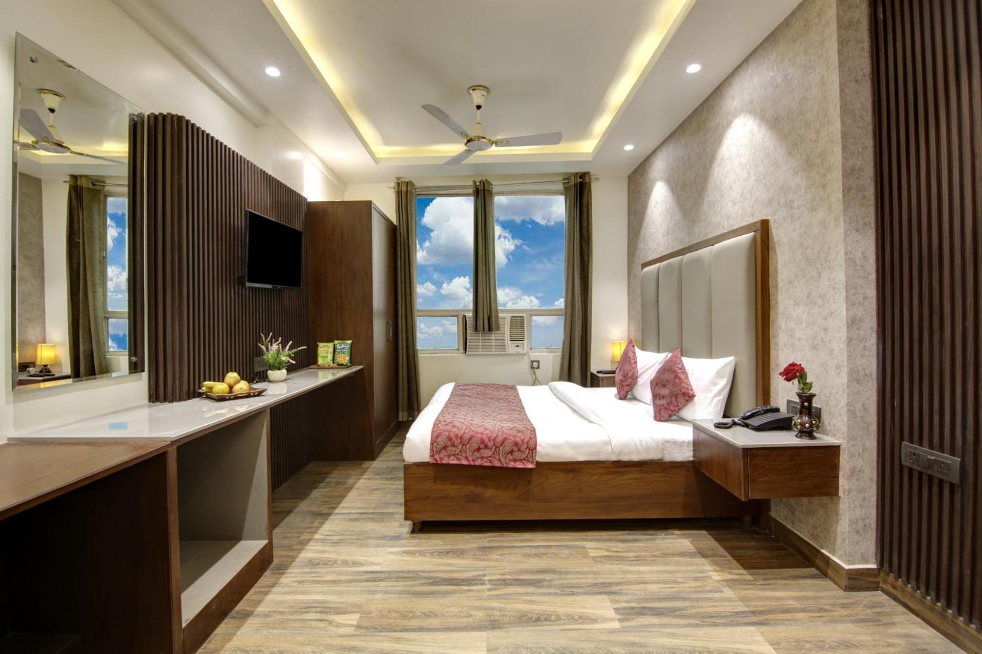 Hotel Kashish Plaza - 5 Mins From Metro Station เดลี ภายนอก รูปภาพ