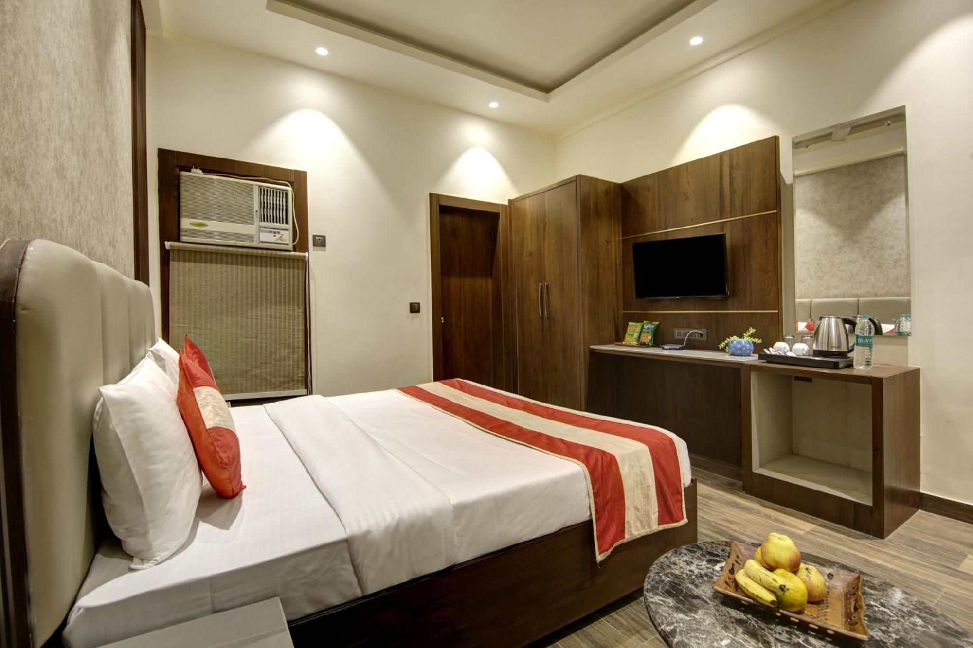 Hotel Kashish Plaza - 5 Mins From Metro Station เดลี ภายนอก รูปภาพ