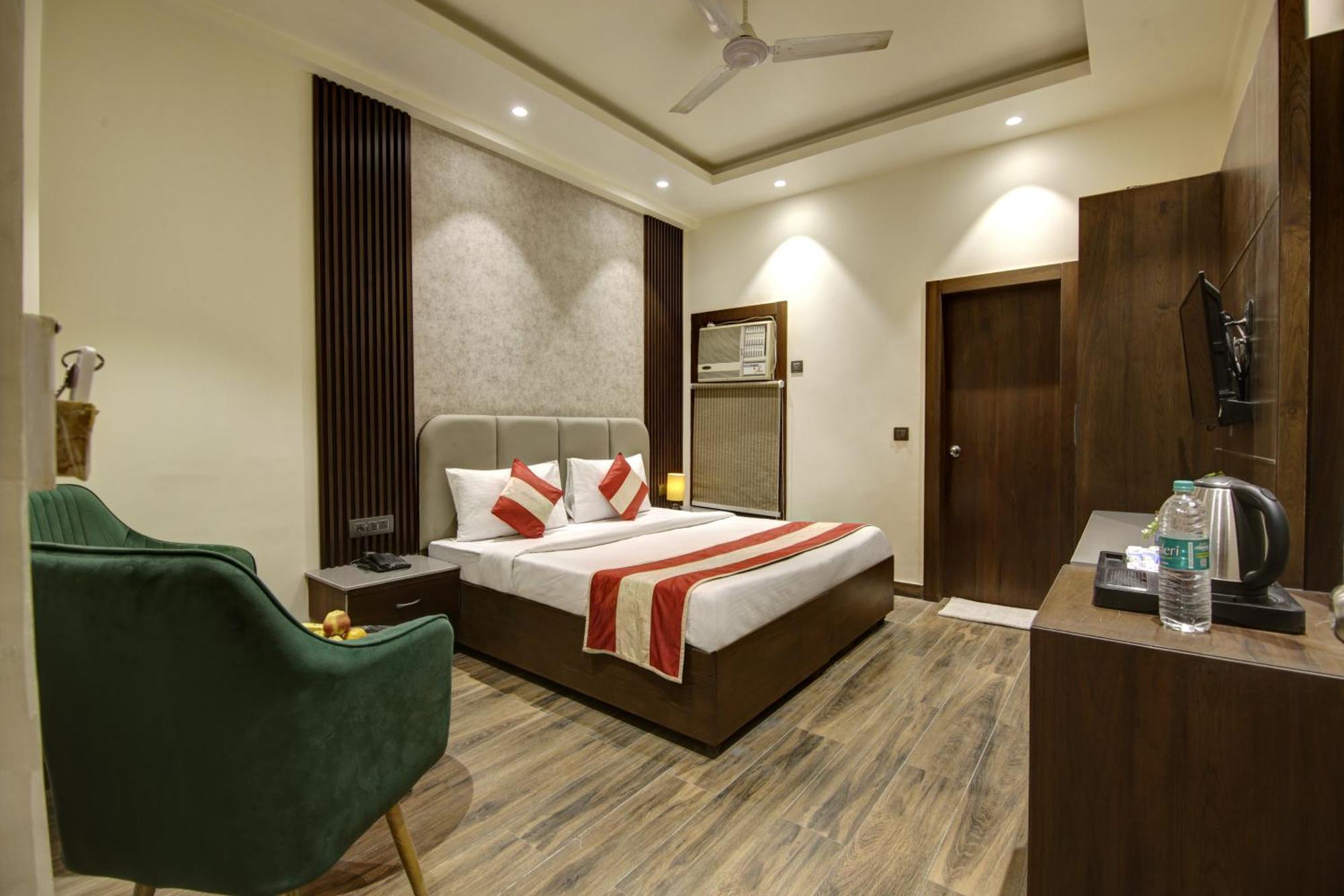 Hotel Kashish Plaza - 5 Mins From Metro Station เดลี ภายนอก รูปภาพ