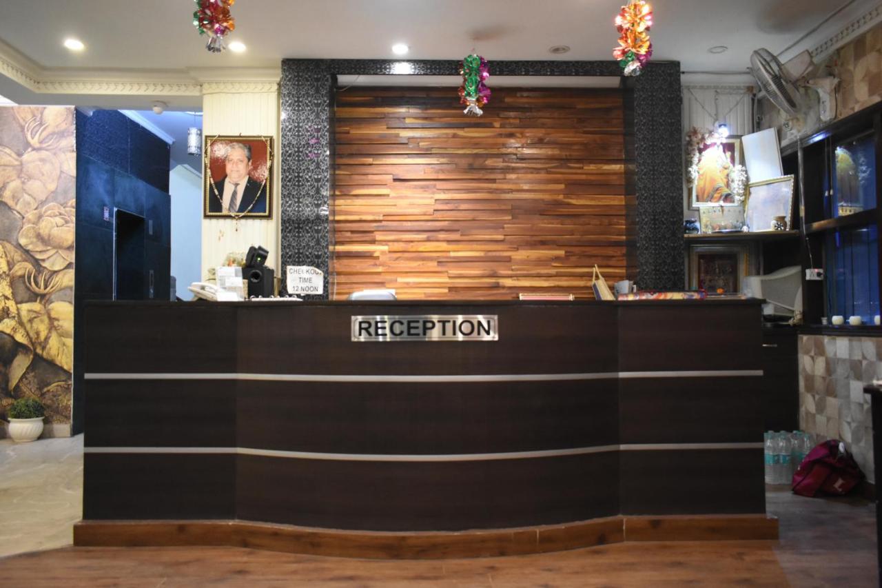 Hotel Kashish Plaza - 5 Mins From Metro Station เดลี ภายนอก รูปภาพ