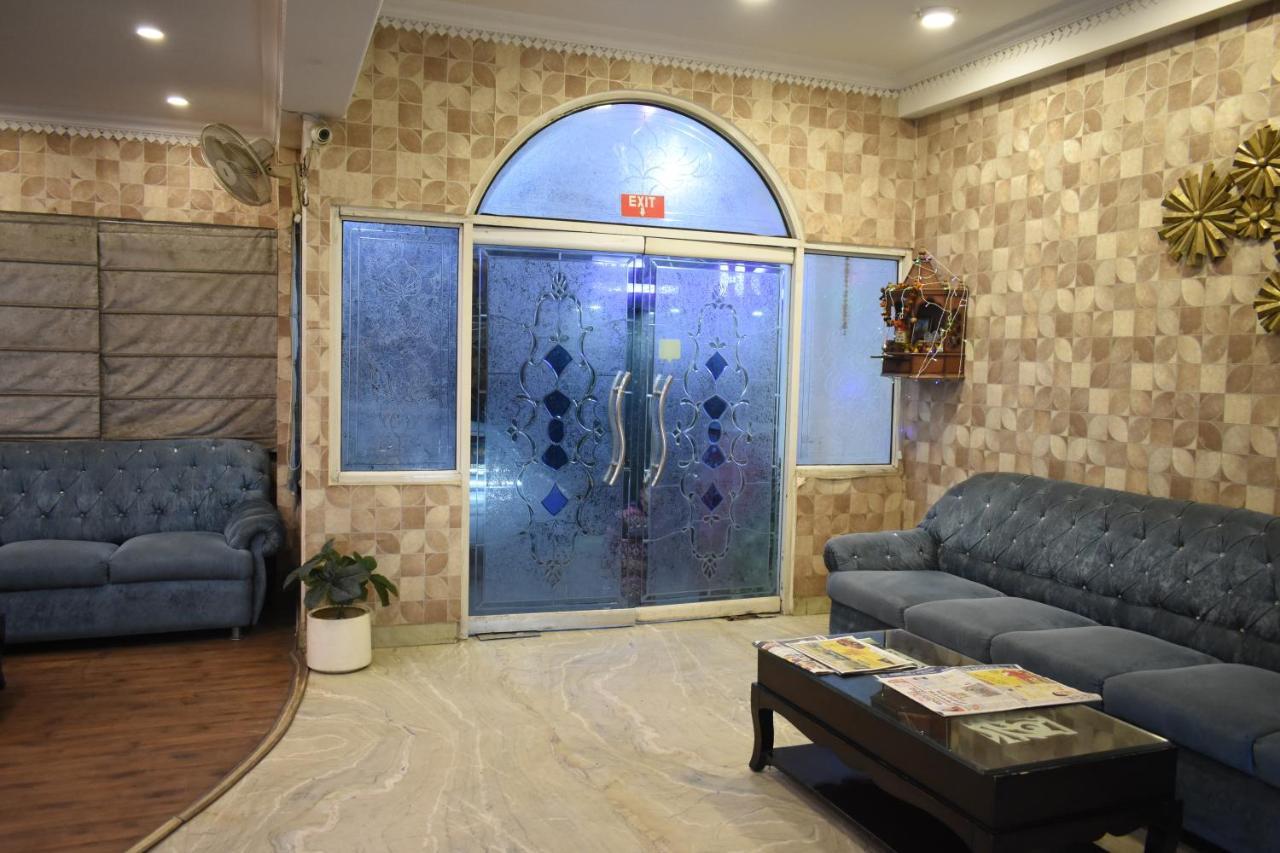 Hotel Kashish Plaza - 5 Mins From Metro Station เดลี ภายนอก รูปภาพ