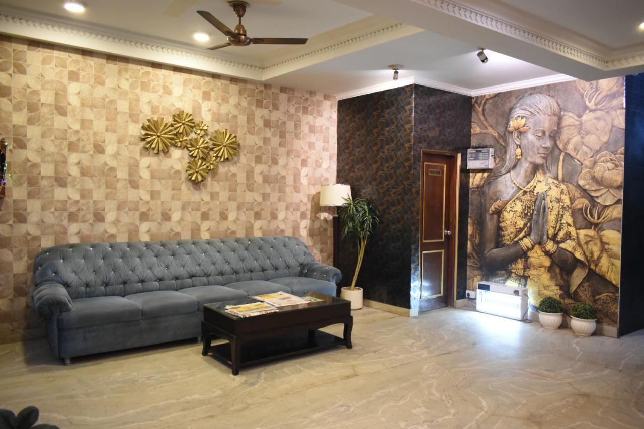 Hotel Kashish Plaza - 5 Mins From Metro Station เดลี ภายนอก รูปภาพ